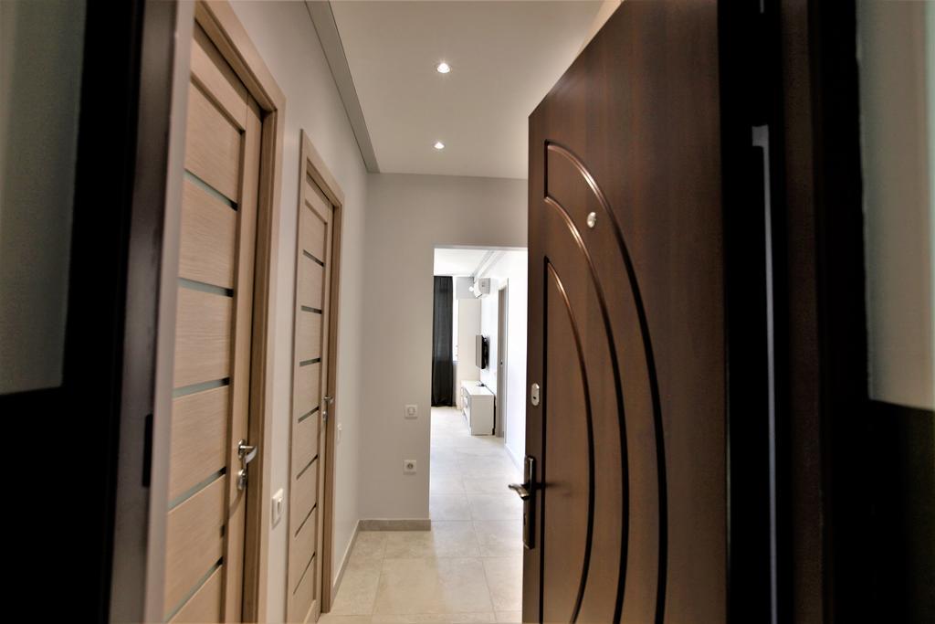 Apartment In City Center 耶烈万 外观 照片